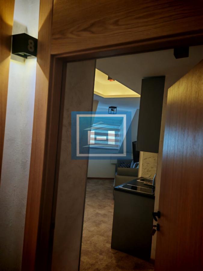 Pet zasebnih stambenih jedinica u Konacima 42