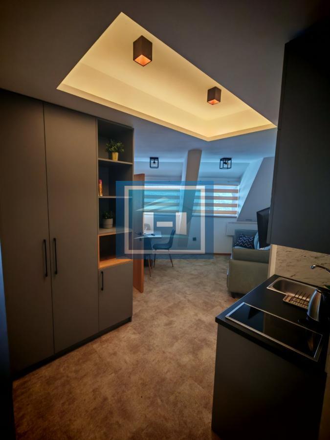 Pet zasebnih stambenih jedinica u Konacima 44