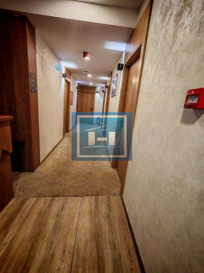 Pet zasebnih stambenih jedinica u Konacima 5