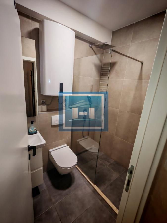 Pet zasebnih stambenih jedinica u Konacima 53