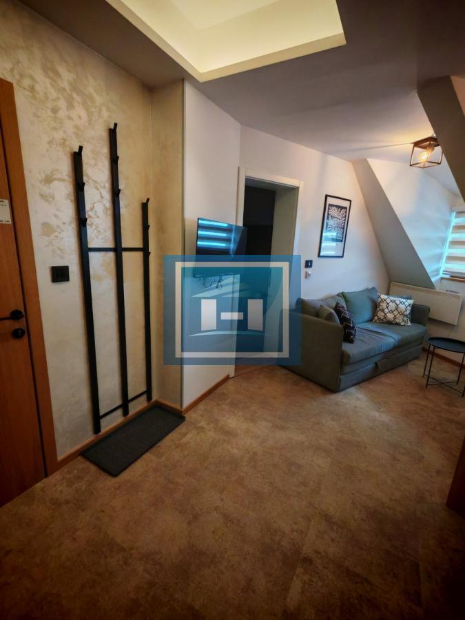 Pet zasebnih stambenih jedinica u Konacima 58