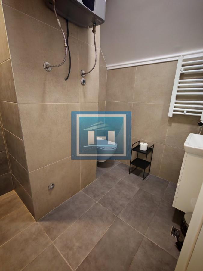 Pet zasebnih stambenih jedinica u Konacima 63