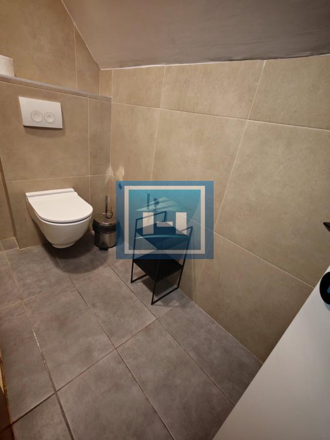 Pet zasebnih stambenih jedinica u Konacima 71