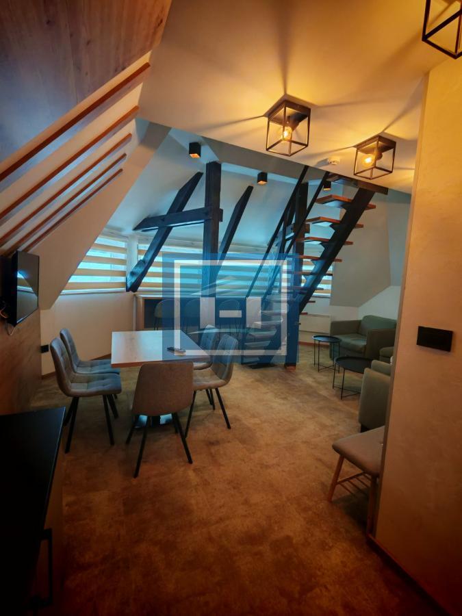 Pet zasebnih stambenih jedinica u Konacima 76