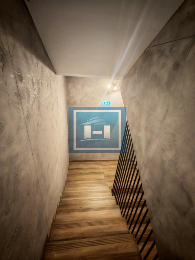 Pet zasebnih stambenih jedinica u Konacima 82