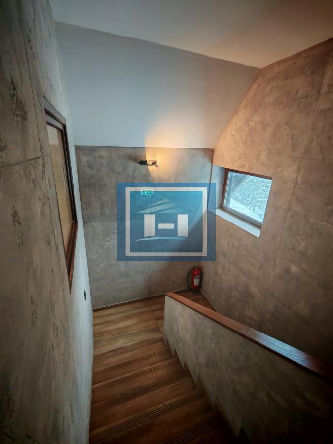 Pet zasebnih stambenih jedinica u Konacima 83