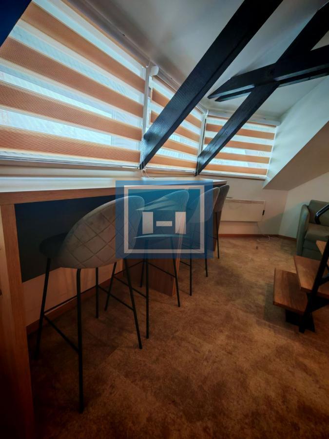 Pet zasebnih stambenih jedinica u Konacima 84