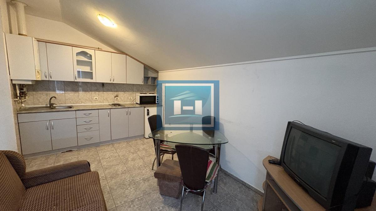 Prodaje se namešten stan od 31m² – Odlična lokacija, idealan za investiciju! 2