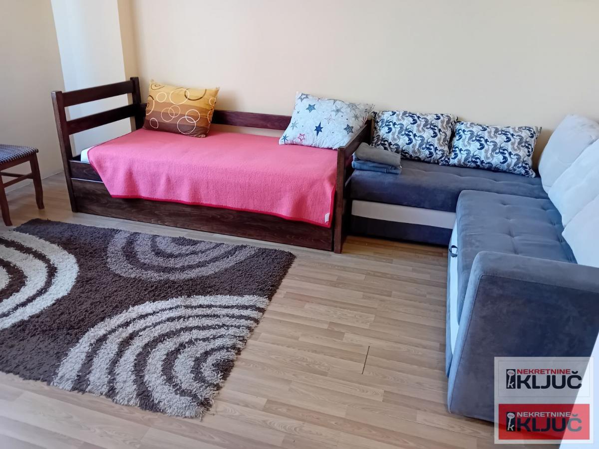 SATELITSKA PIJACA, 24m2, Garsonjera na Futoškom putu 4