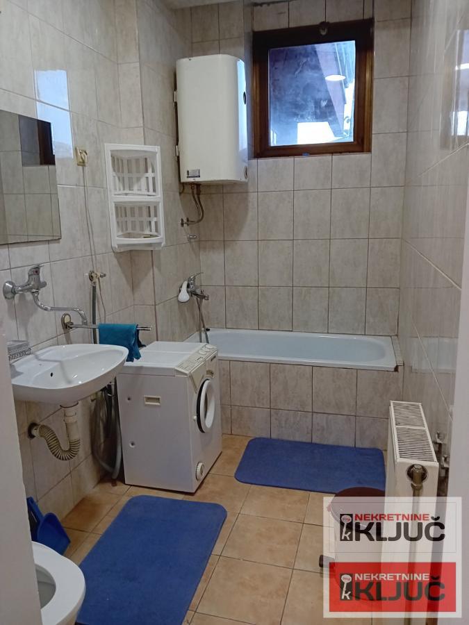 SATELITSKA PIJACA, 24m2, Garsonjera na Futoškom putu 5