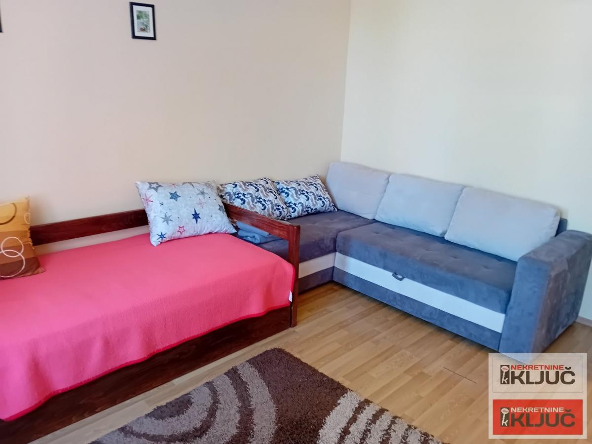 SATELITSKA PIJACA, 24m2, Garsonjera na Futoškom putu 8