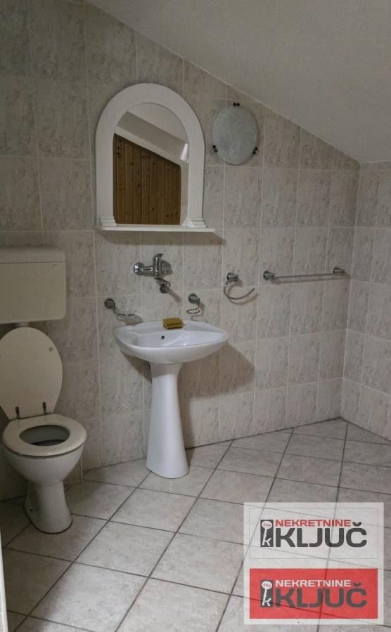 SPENS IZDAJE SE EKSKLUZIVAN POSLOVNI PROSTOR 12