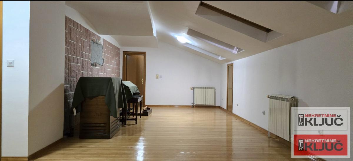 SPENS IZDAJE SE EKSKLUZIVAN POSLOVNI PROSTOR 16