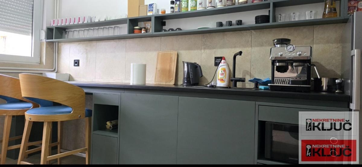 SPENS IZDAJE SE EKSKLUZIVAN POSLOVNI PROSTOR 40