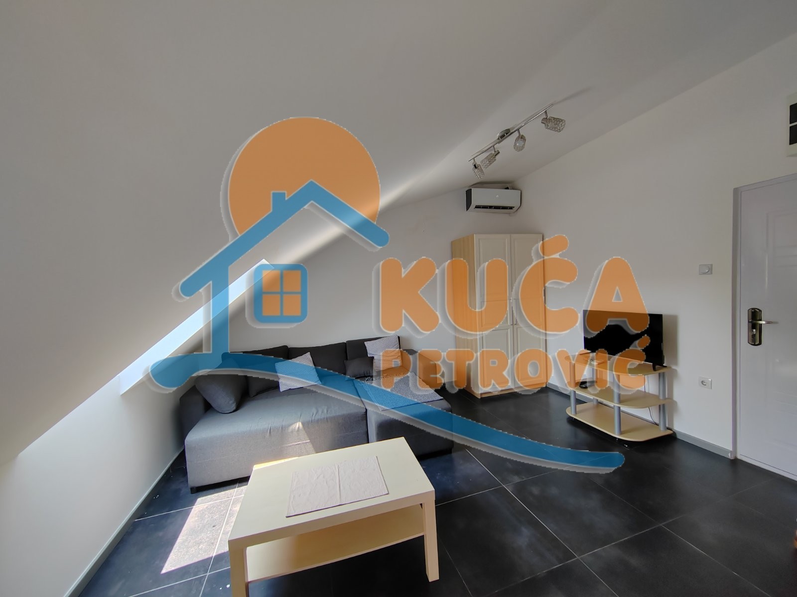 Jednosoban stan, 28 m2, Centar, Nikole Pašića ID: i-014174 1