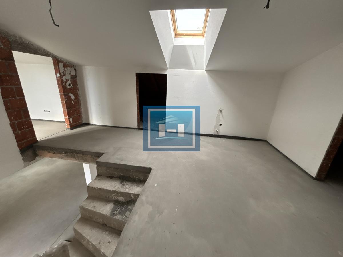 NA PRODAJU – PENTHOUSE U STROGOM CENTRU GRADA | 222 m² NA VRHU ZGRADE 14