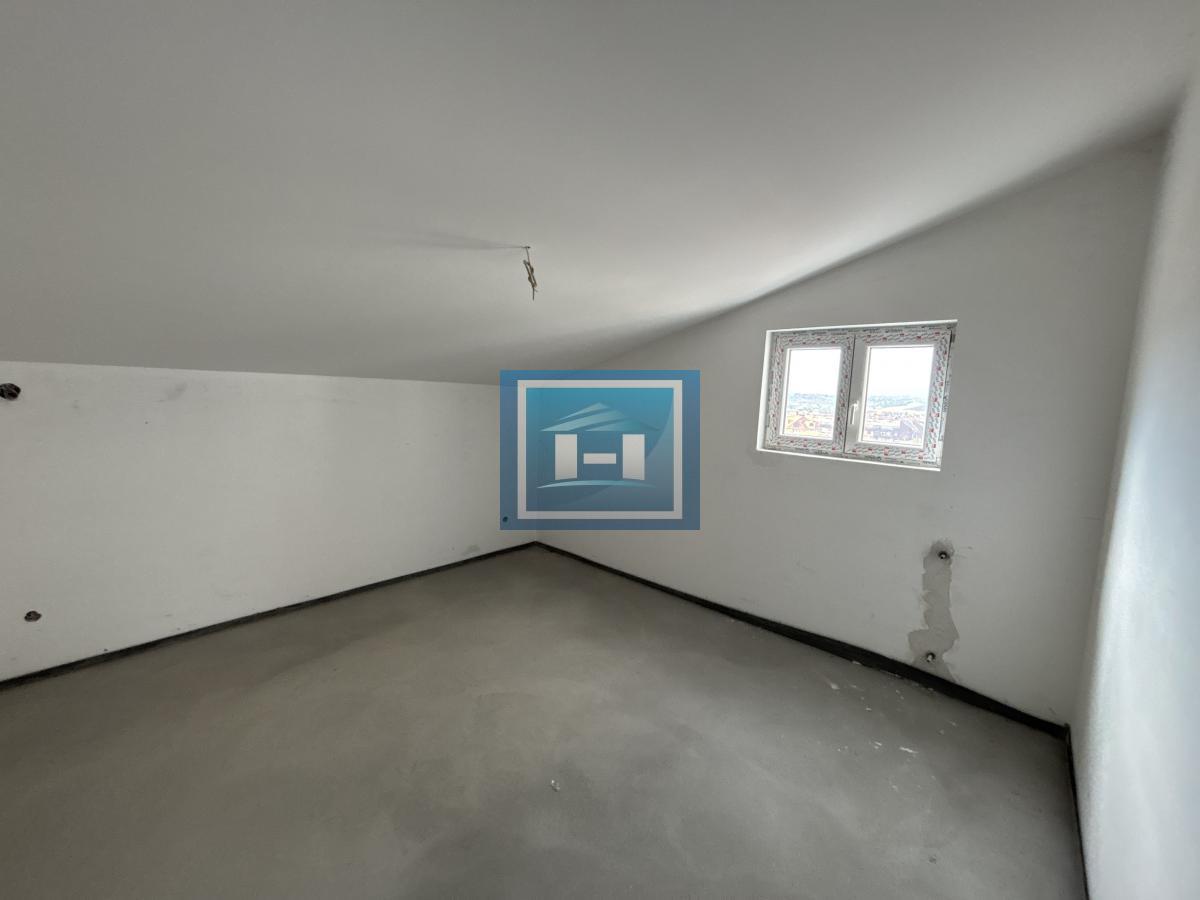 NA PRODAJU – PENTHOUSE U STROGOM CENTRU GRADA | 222 m² NA VRHU ZGRADE 15