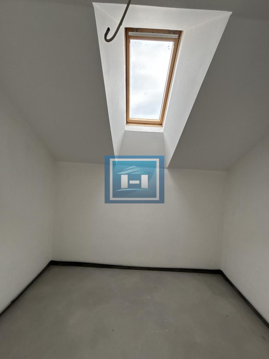 NA PRODAJU – PENTHOUSE U STROGOM CENTRU GRADA | 222 m² NA VRHU ZGRADE 18