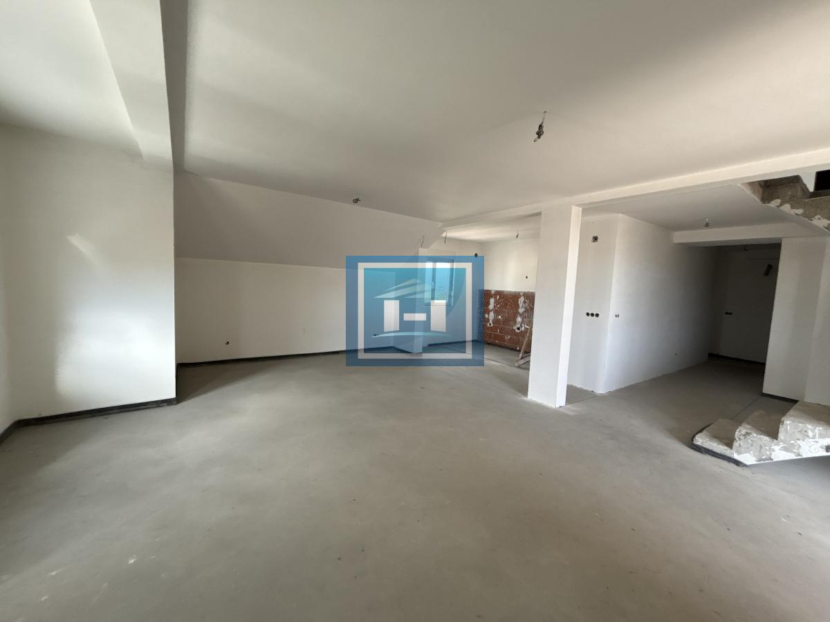 NA PRODAJU – PENTHOUSE U STROGOM CENTRU GRADA | 222 m² NA VRHU ZGRADE 5