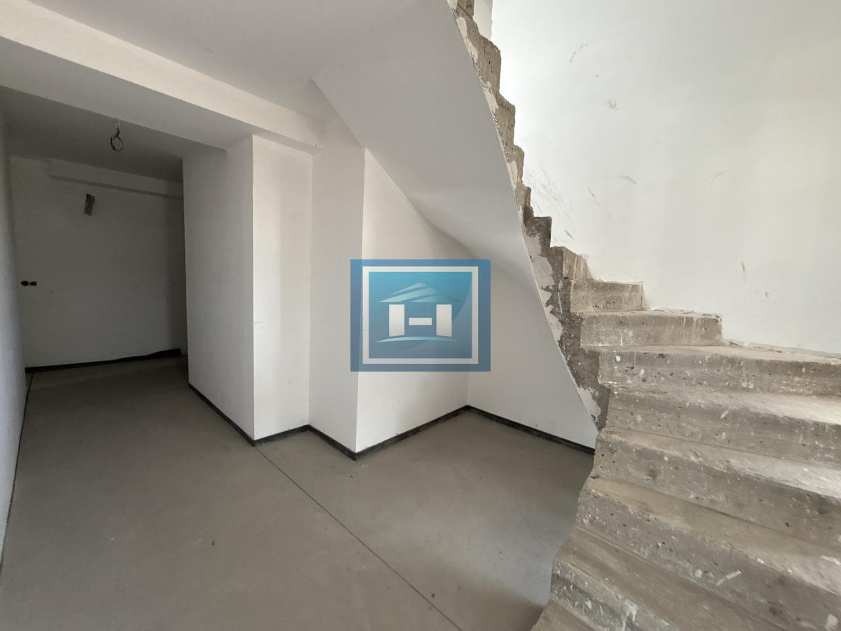 NA PRODAJU – PENTHOUSE U STROGOM CENTRU GRADA | 222 m² NA VRHU ZGRADE 6