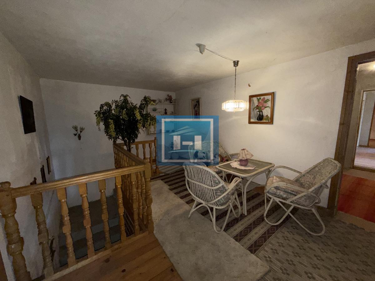 Preko 20 prostorija čeka na vas – raskošna kuća od 500 m² u Miloševu! 15