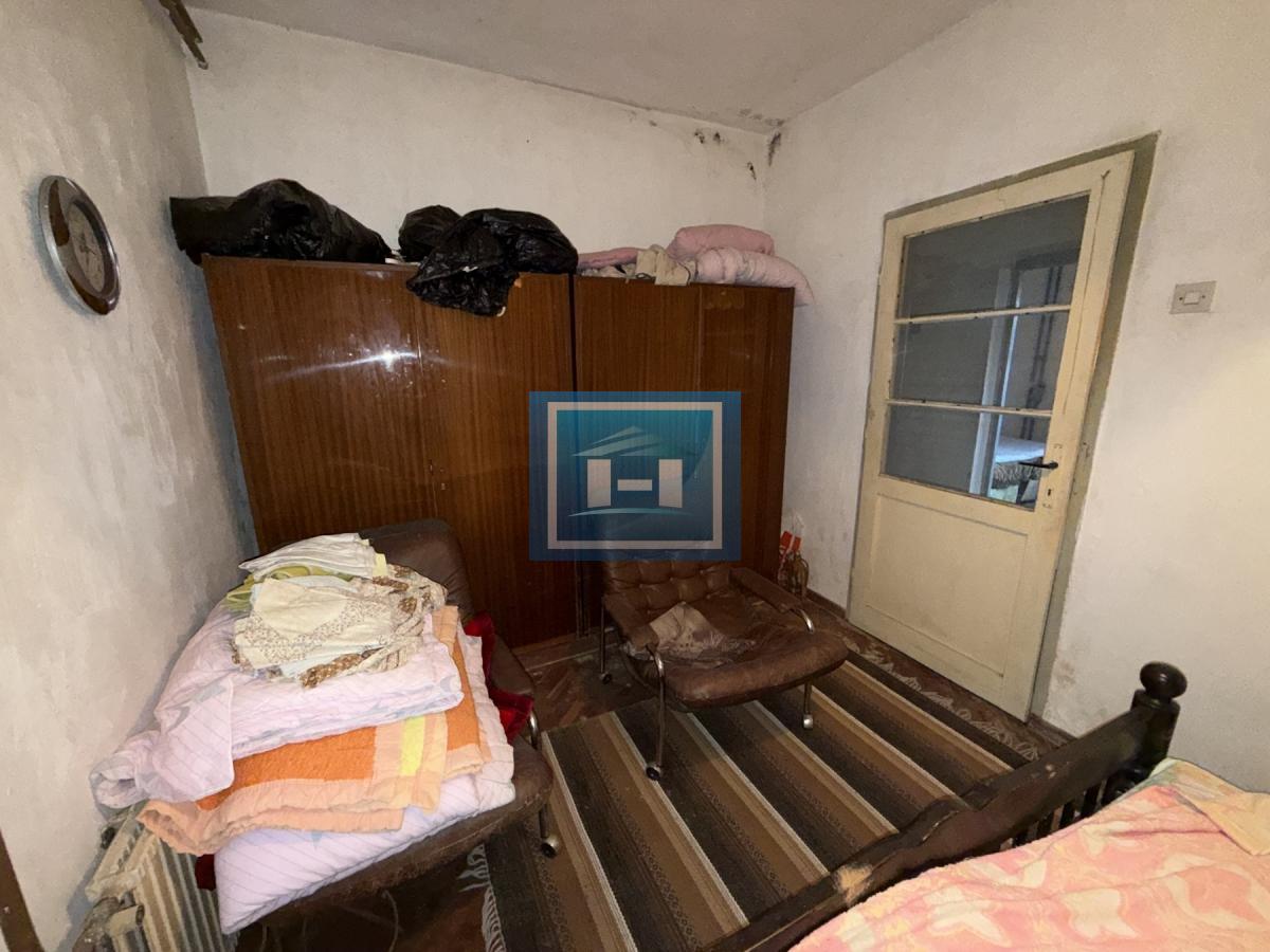 Preko 20 prostorija čeka na vas – raskošna kuća od 500 m² u Miloševu! 16