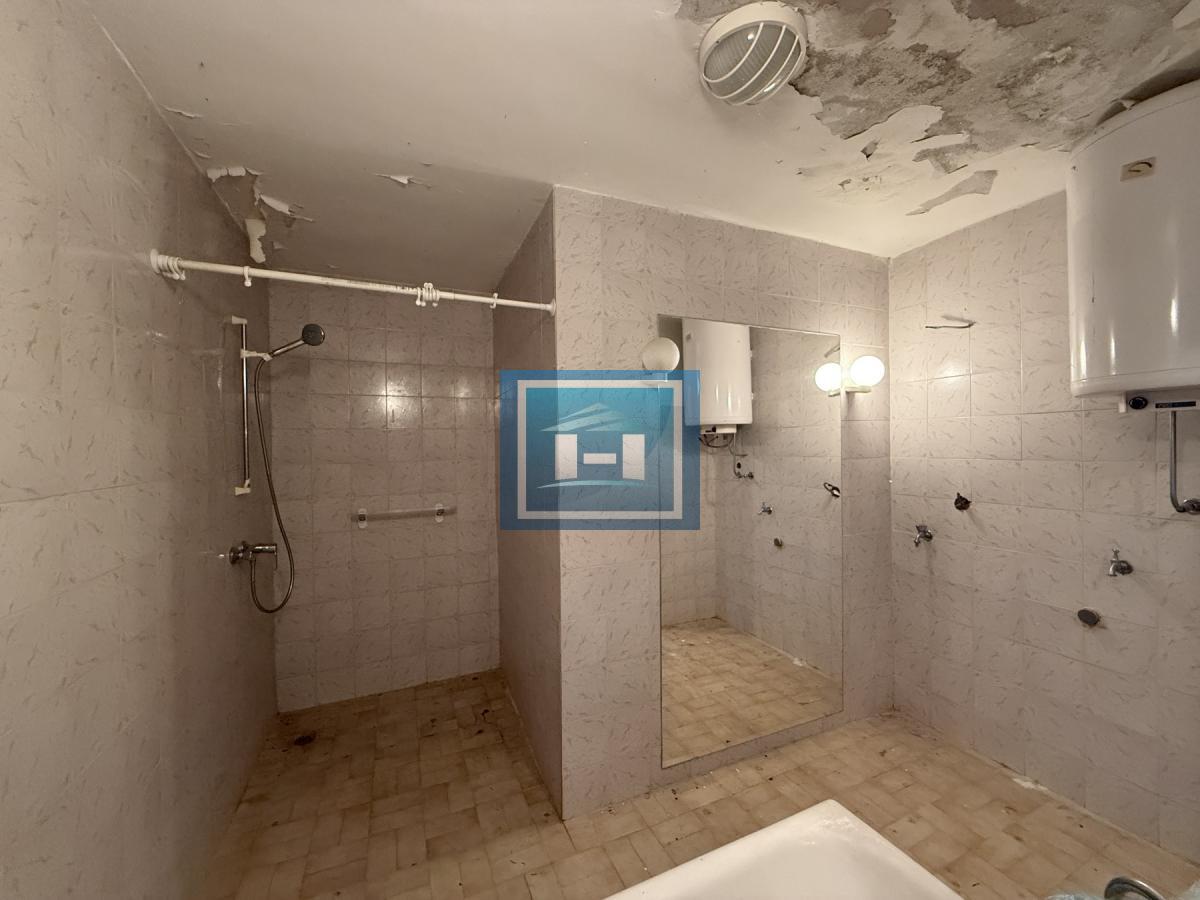 Preko 20 prostorija čeka na vas – raskošna kuća od 500 m² u Miloševu! 18