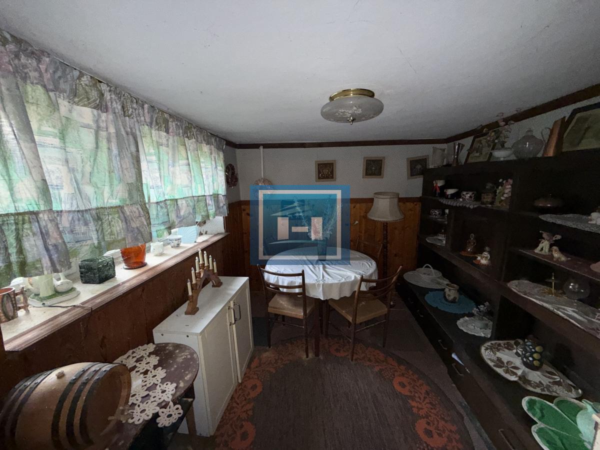 Preko 20 prostorija čeka na vas – raskošna kuća od 500 m² u Miloševu! 21