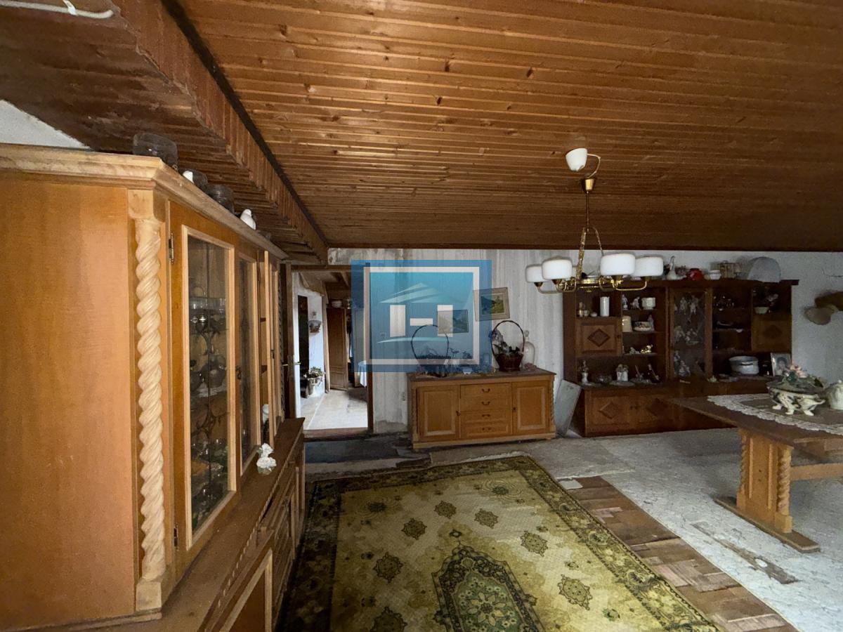 Preko 20 prostorija čeka na vas – raskošna kuća od 500 m² u Miloševu! 26