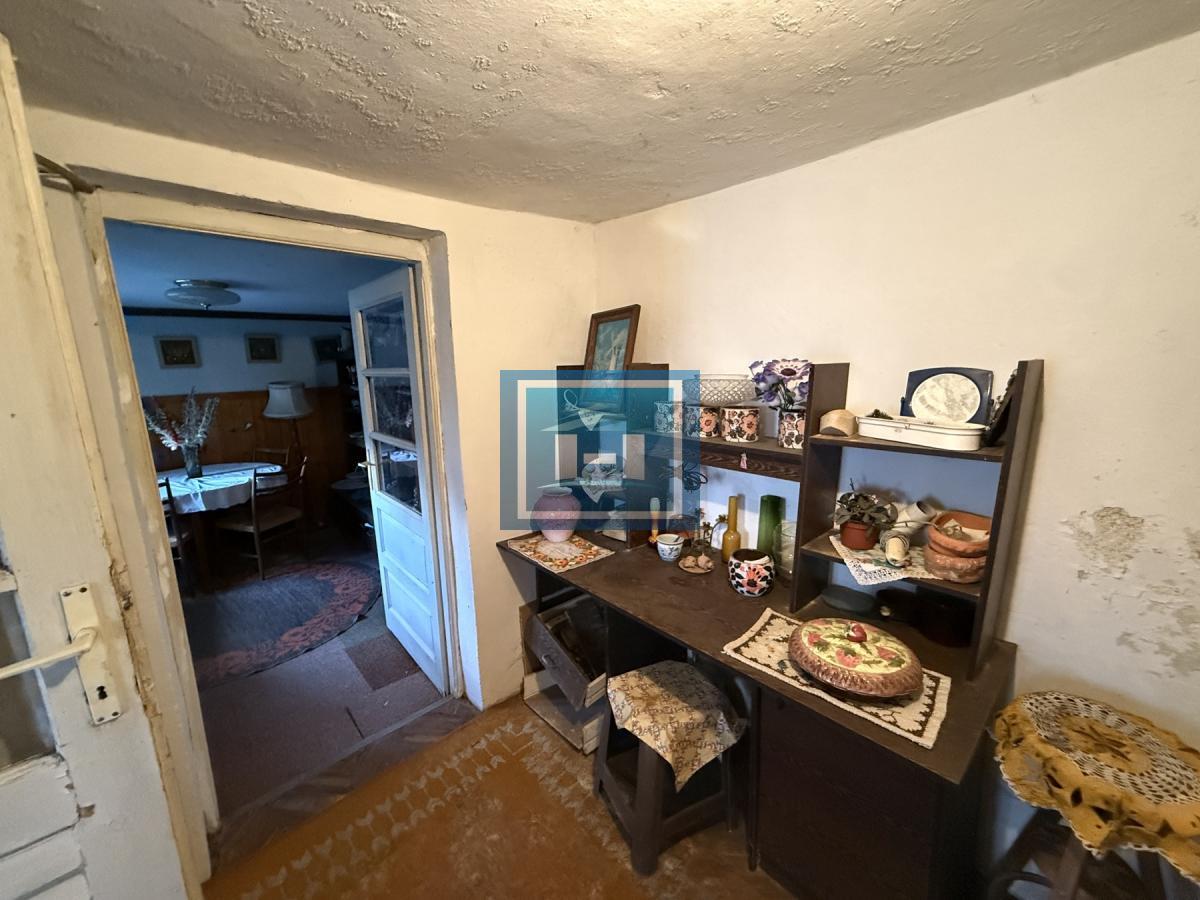 Preko 20 prostorija čeka na vas – raskošna kuća od 500 m² u Miloševu! 29