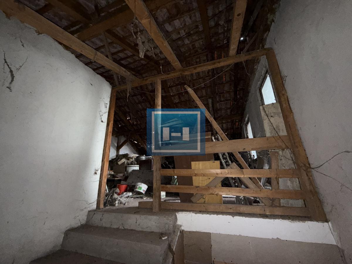 Preko 20 prostorija čeka na vas – raskošna kuća od 500 m² u Miloševu! 34