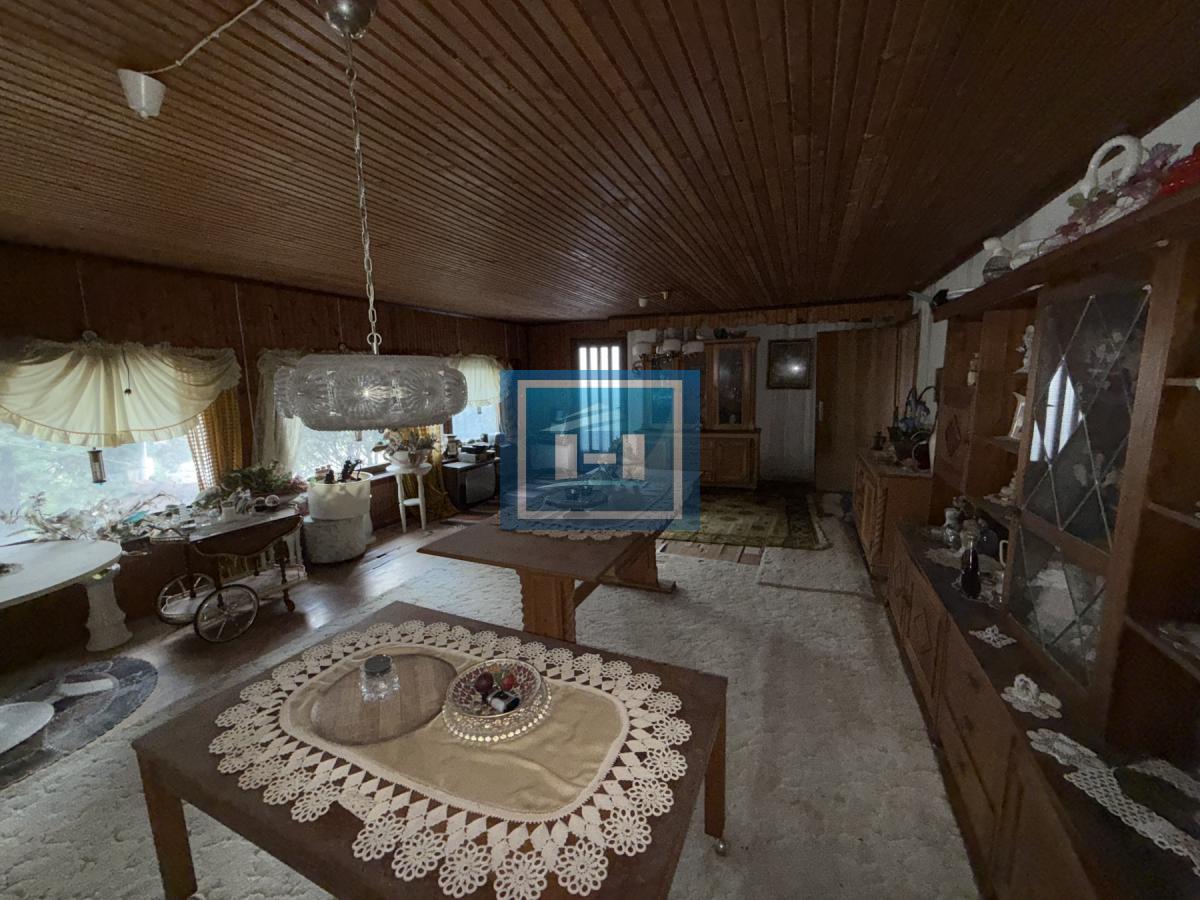 Preko 20 prostorija čeka na vas – raskošna kuća od 500 m² u Miloševu! 35