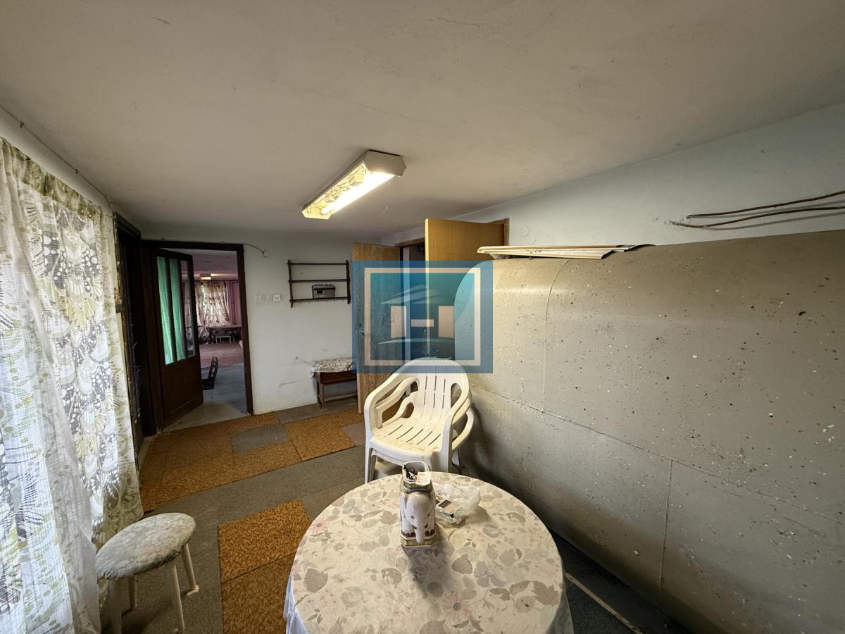 Preko 20 prostorija čeka na vas – raskošna kuća od 500 m² u Miloševu! 36