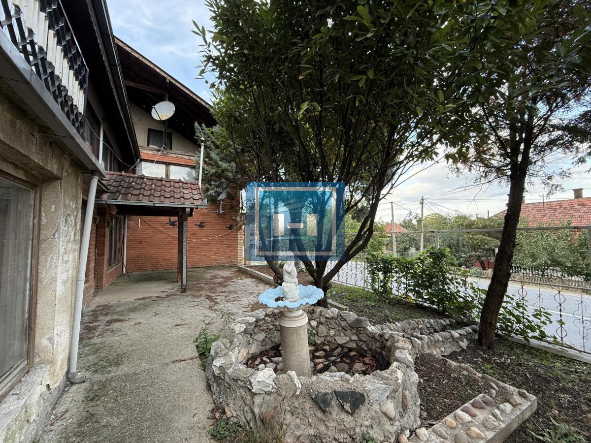 Preko 20 prostorija čeka na vas – raskošna kuća od 500 m² u Miloševu! 39