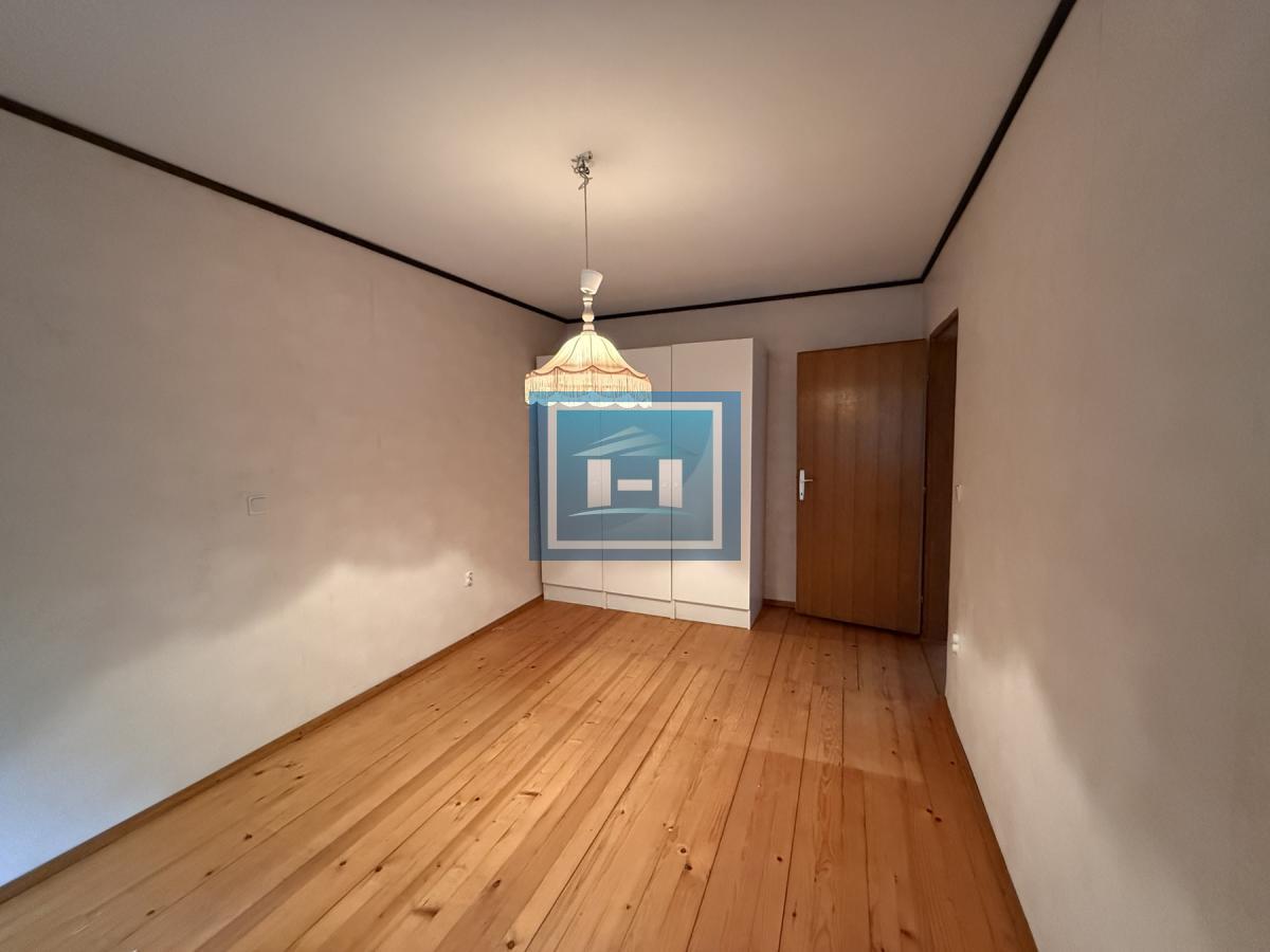 Preko 20 prostorija čeka na vas – raskošna kuća od 500 m² u Miloševu! 41