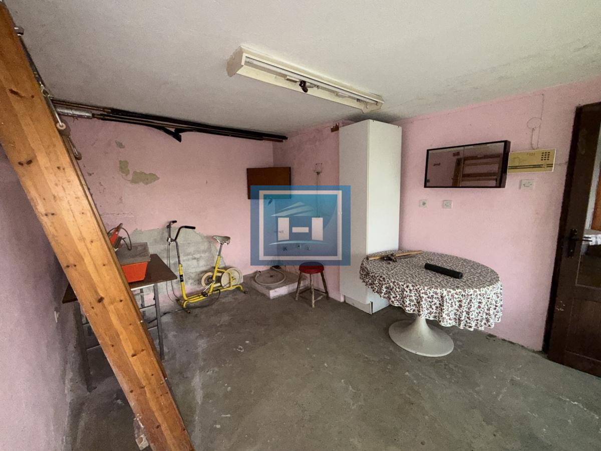 Preko 20 prostorija čeka na vas – raskošna kuća od 500 m² u Miloševu! 43