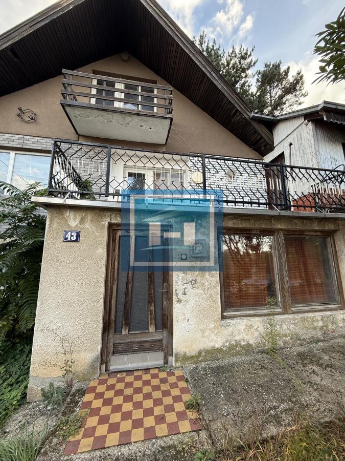 Preko 20 prostorija čeka na vas – raskošna kuća od 500 m² u Miloševu! 46