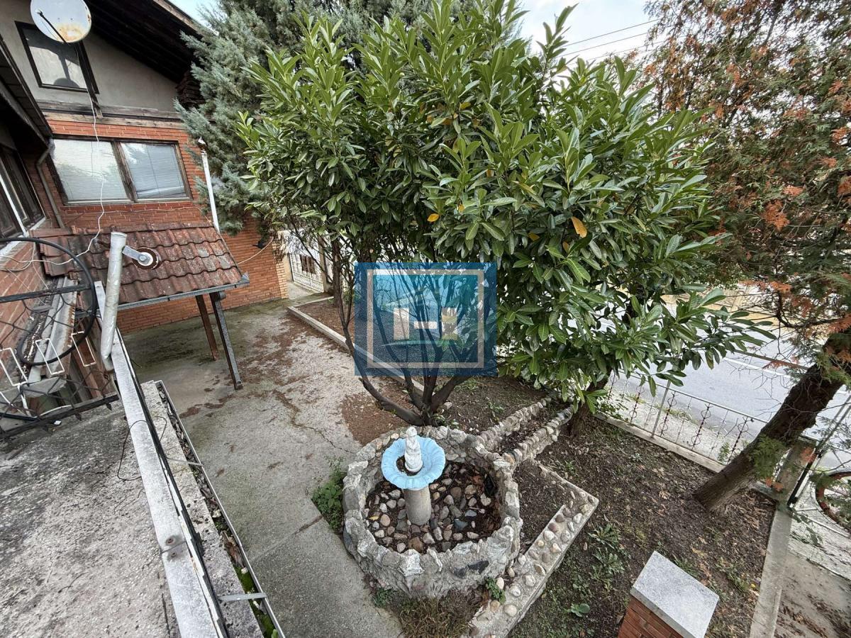 Preko 20 prostorija čeka na vas – raskošna kuća od 500 m² u Miloševu! 48