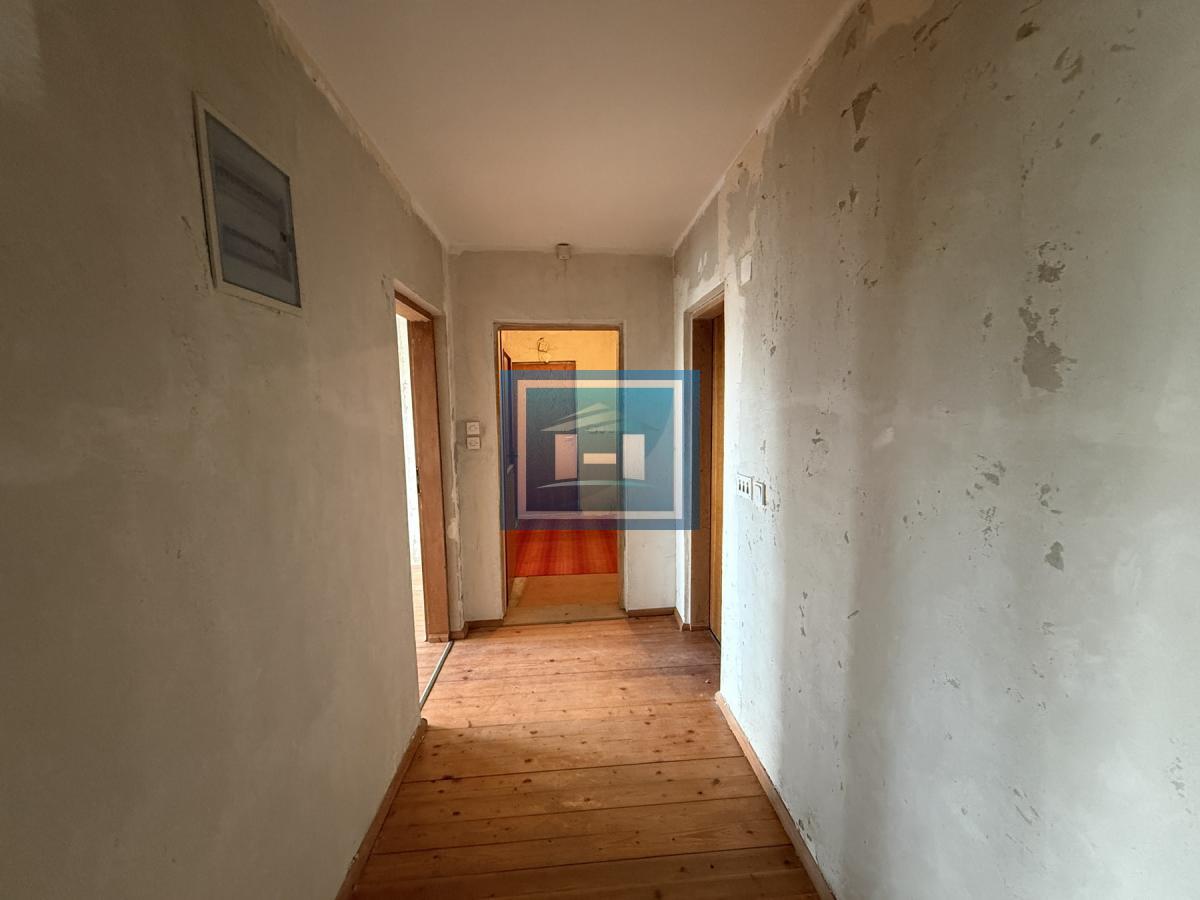 Preko 20 prostorija čeka na vas – raskošna kuća od 500 m² u Miloševu! 53