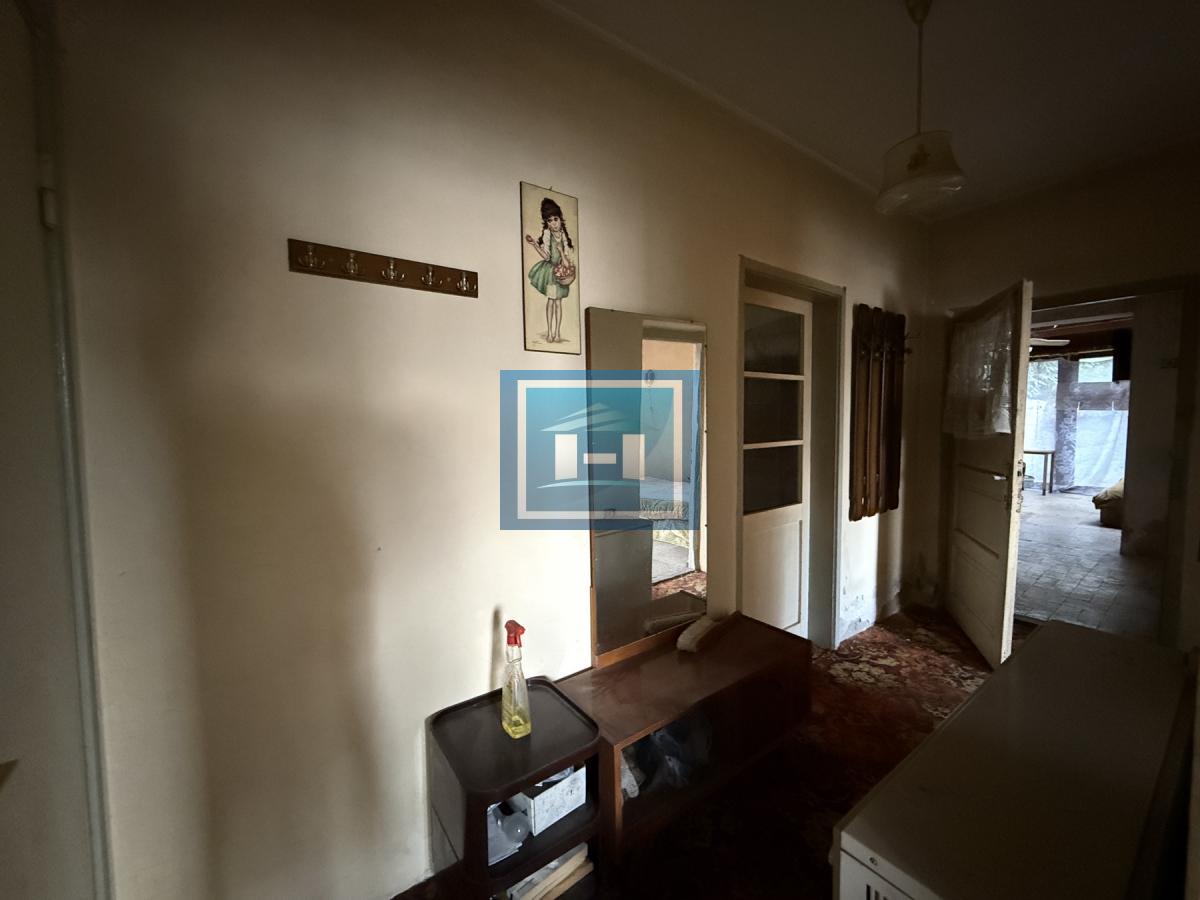 Preko 20 prostorija čeka na vas – raskošna kuća od 500 m² u Miloševu! 54