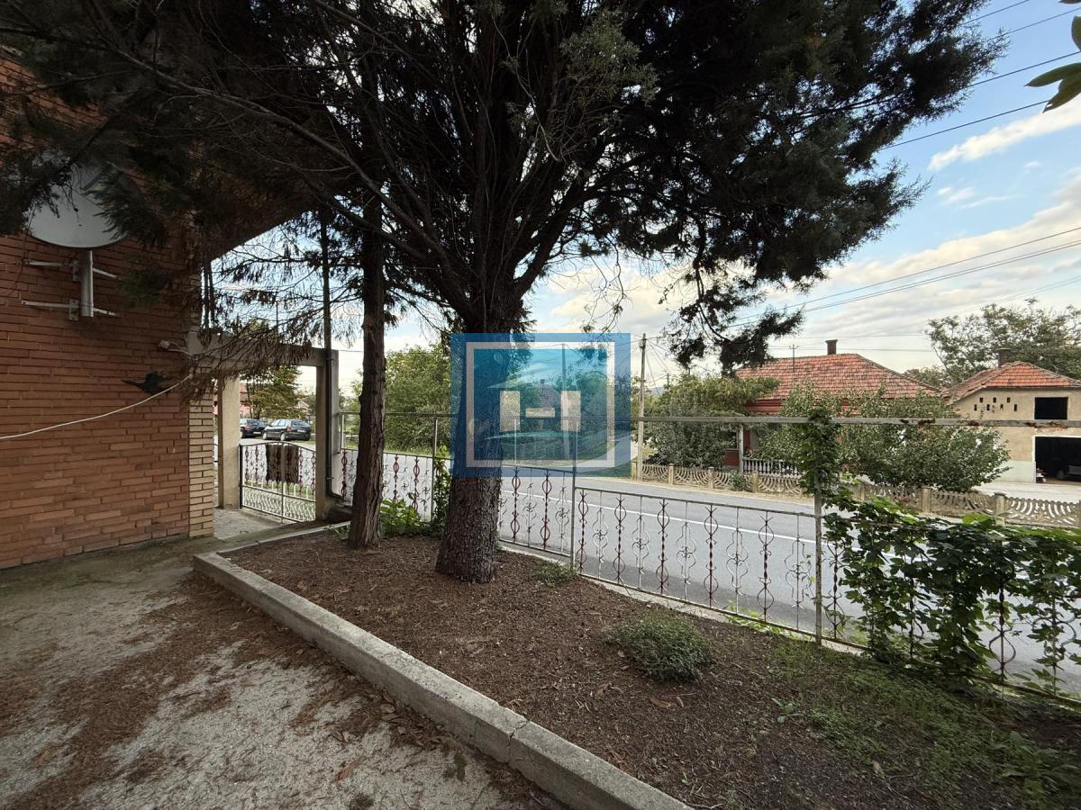 Preko 20 prostorija čeka na vas – raskošna kuća od 500 m² u Miloševu! 66