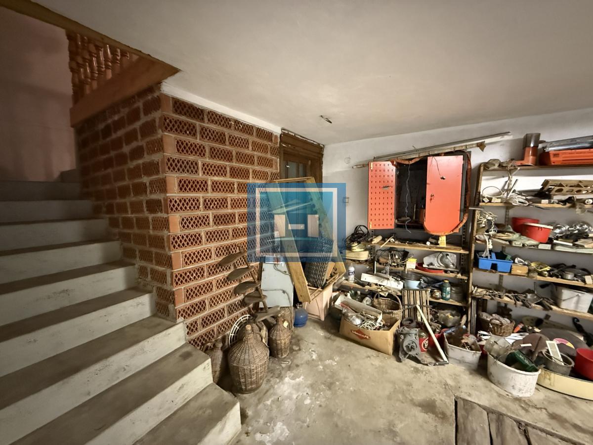 Preko 20 prostorija čeka na vas – raskošna kuća od 500 m² u Miloševu! 68