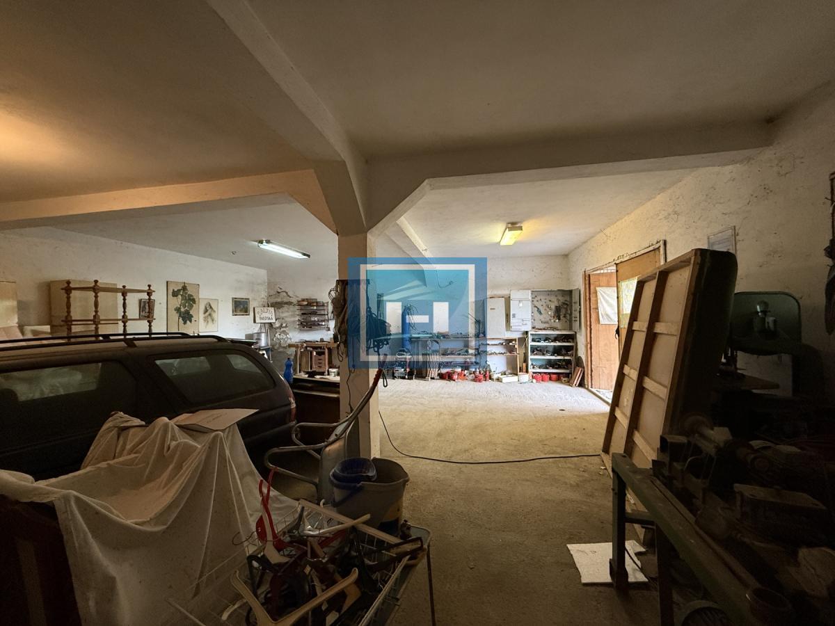 Preko 20 prostorija čeka na vas – raskošna kuća od 500 m² u Miloševu! 7