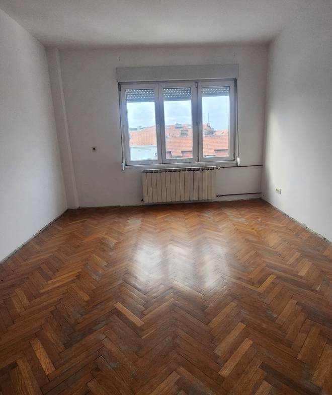 Prodajemo dvosoban stan u Venizelosovoj ulici 47m2 1