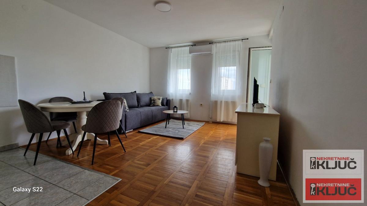 SAJAM IZDAJE SE JEDNOIPOSOBAN NAMEŠTEN STAN 2