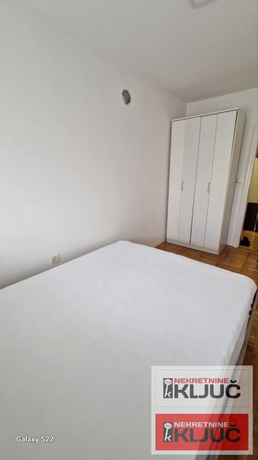 SAJAM IZDAJE SE JEDNOIPOSOBAN NAMEŠTEN STAN 5