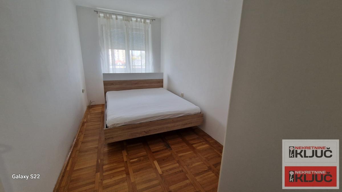 SAJAM IZDAJE SE JEDNOIPOSOBAN NAMEŠTEN STAN 6