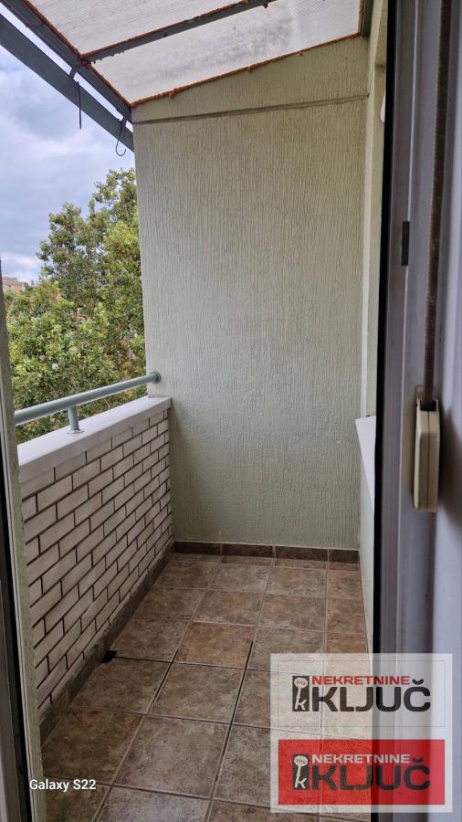 SAJAM IZDAJE SE JEDNOIPOSOBAN NAMEŠTEN STAN 9