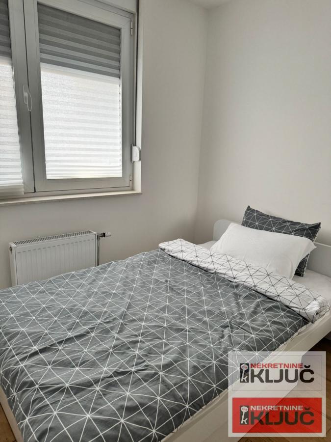 SAJAM IZDAJE SE JEDNOIPOSOBAN STAN MODERNO OPREMLJEN 10