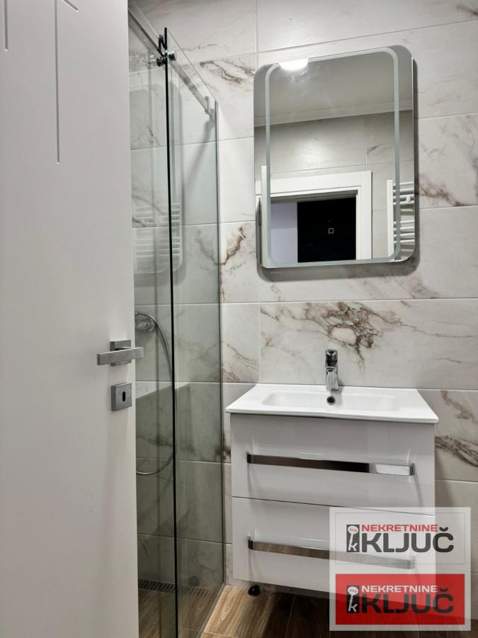 SAJAM IZDAJE SE JEDNOIPOSOBAN STAN MODERNO OPREMLJEN 11
